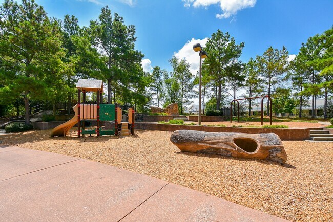 Building Photo - 71 Aventura Pl