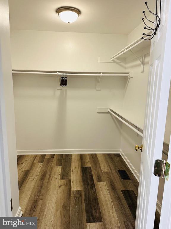 Building Photo - 44 Hidden Lake Dr