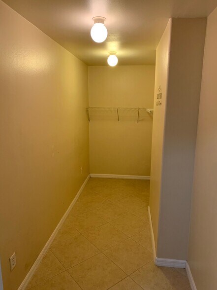 Building Photo - 36 Bunker View Dr