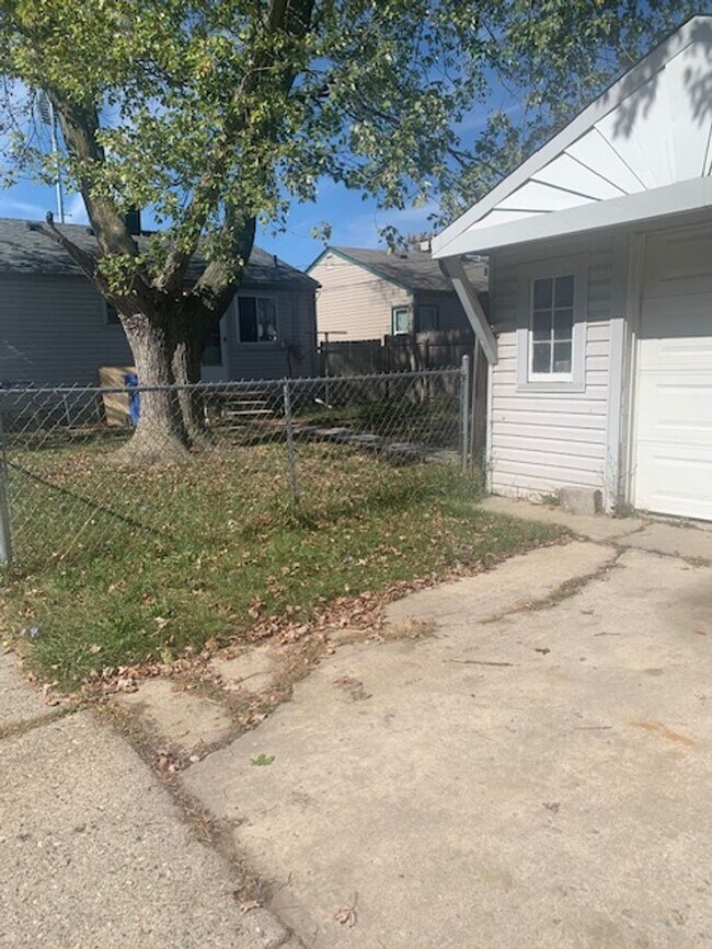 Building Photo - Newly renovated 2 bedroom home just for you