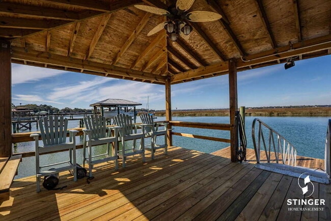 Building Photo - 73 Sunset Blvd