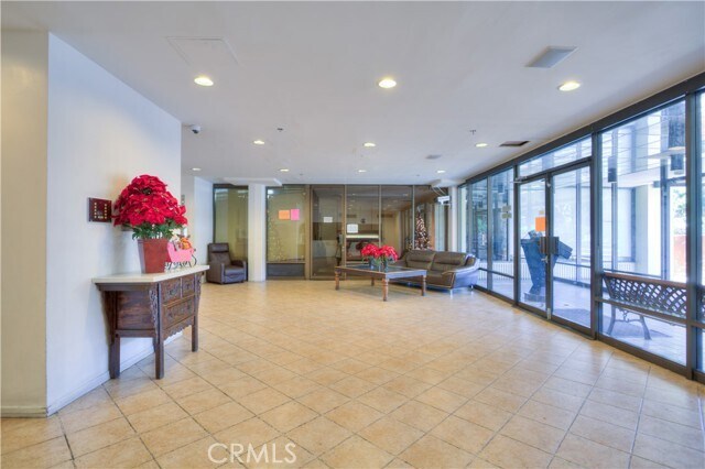 Building Photo - 421 La Fayette Park Pl