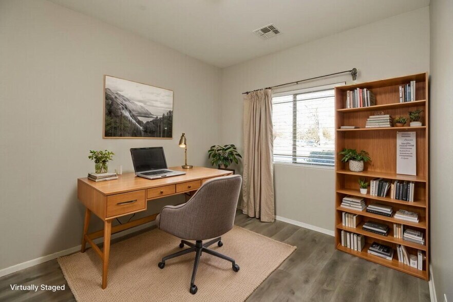 Building Photo - 1733 E Silversmith Trail