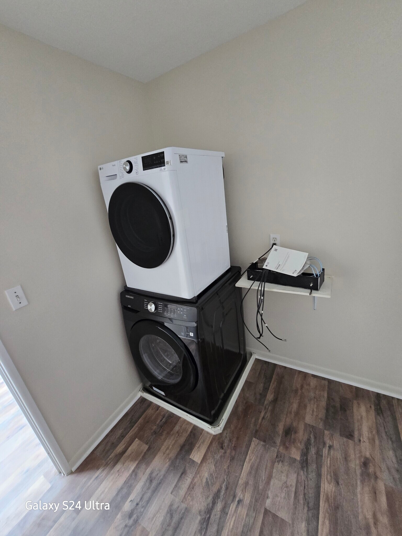 Building Photo - 401 S Grove Ave