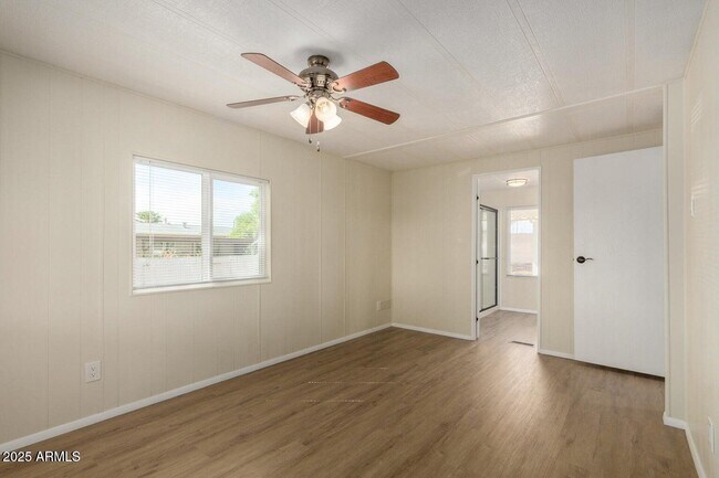 Building Photo - 9710 E Baywood Ave