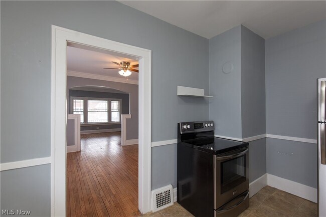 Building Photo - 2169 Olive Ave