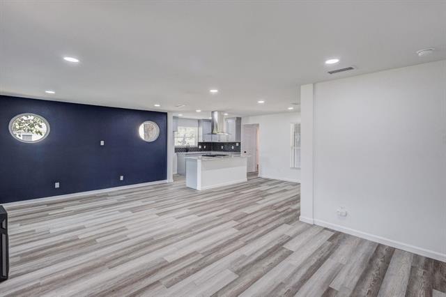 Building Photo - 322 NE 29th St