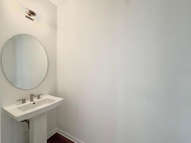 Building Photo - 1887 Pinecliff Dr