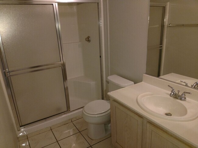 Building Photo - 2 Bedroom 2 Bathroom in Canyon Willows