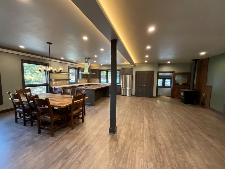 Building Photo - 245 Twin Bridges Rd