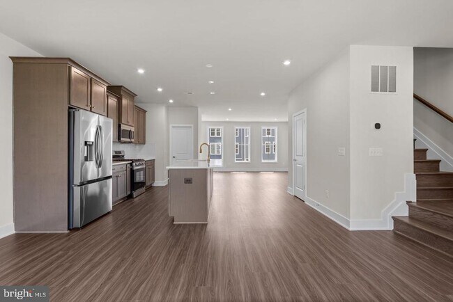 Building Photo - 114 Galaxy Pl