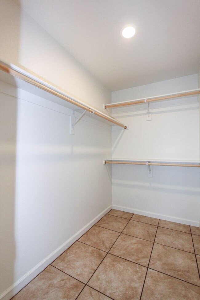 Building Photo - Three Bedroom Duplex