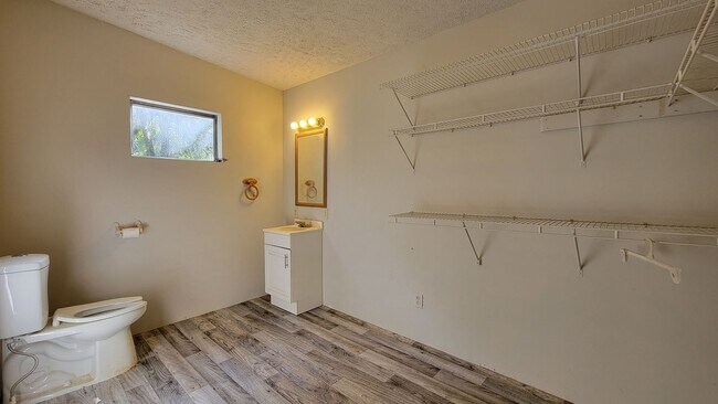 Building Photo - 2 Bed | 1 1/2 Bath | Fenced & Gated 1/4 Acre of land