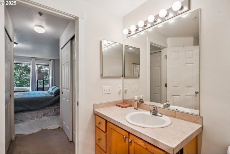 Building Photo - 730 NW 185th Ave