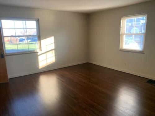Building Photo - 1106 Sells Ave