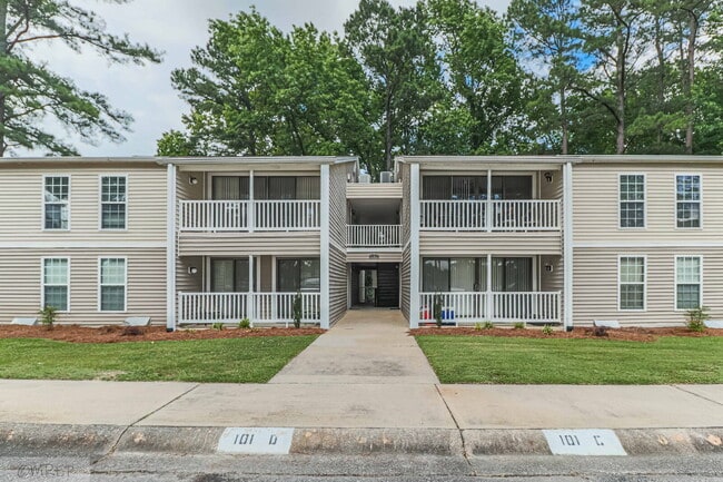 Building Photo - SHORT-TERM LEASE OPTIONS / FULLY FURNISHED APARTMENT/ ALL UTILITIES INCLUDED! WONDERFUL WAYNE MEM...