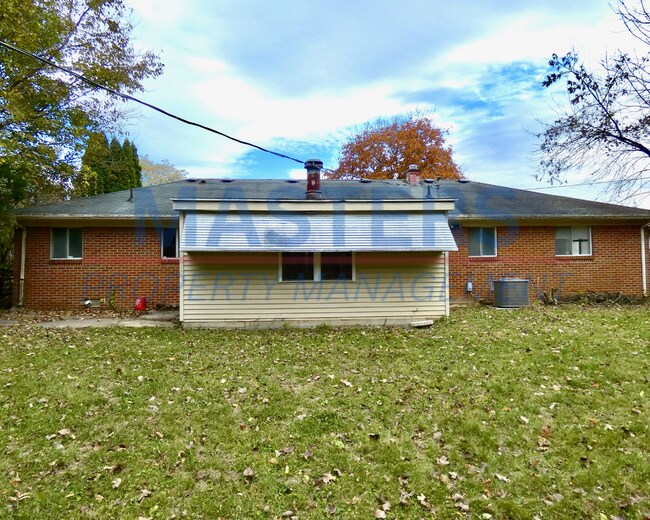 Building Photo - 2017 Garden Ln