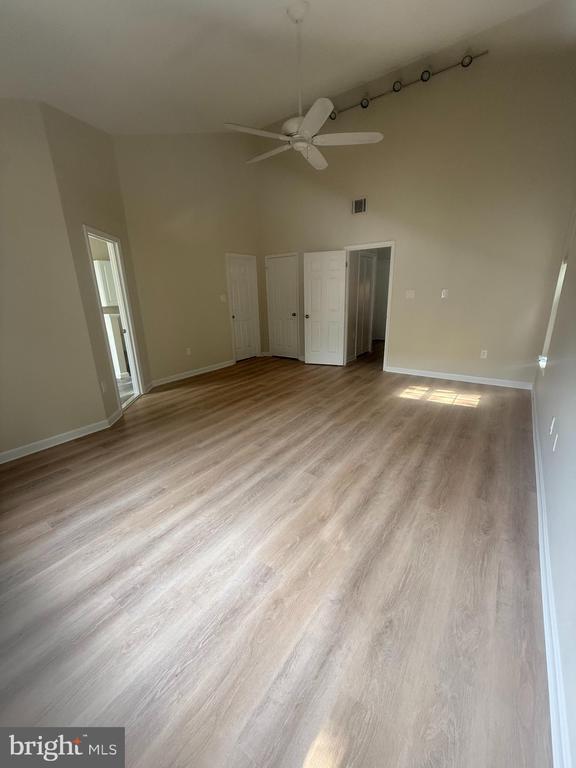 Building Photo - 47403 Darkhollow Falls Terrace