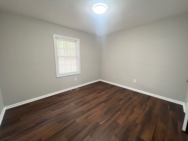 Building Photo - 218 Hickory Forest Rd