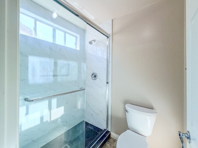 Building Photo - 818 Navigator Way