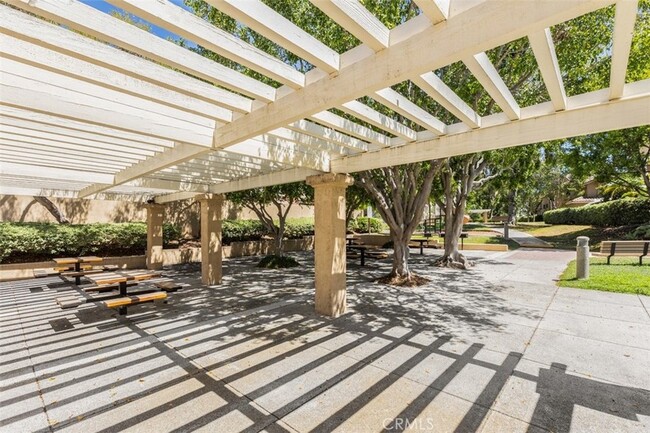 Building Photo - 41 Alondra