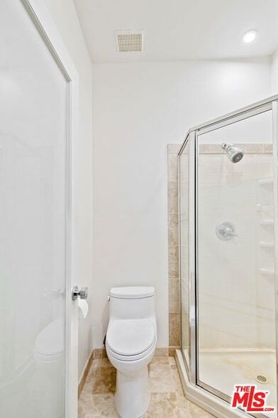 Building Photo - 516 1/2 Hill Street Unit