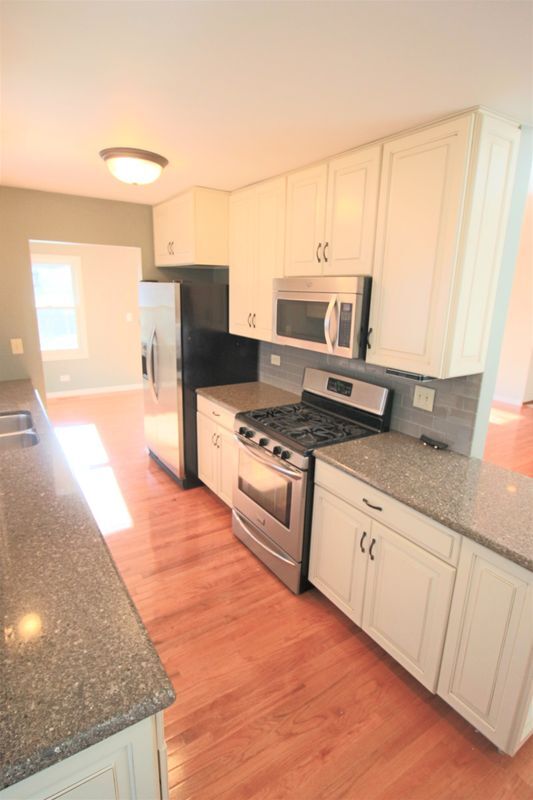 Building Photo - 2373 Crescent Ln S