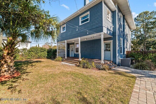 Building Photo - 2843 Oak St