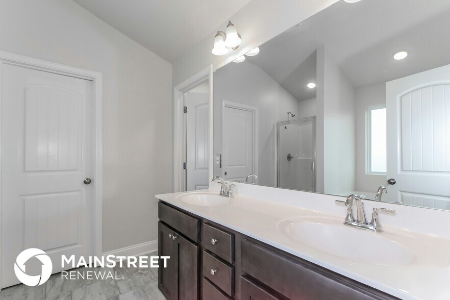 Building Photo - 253 Union Station Dr