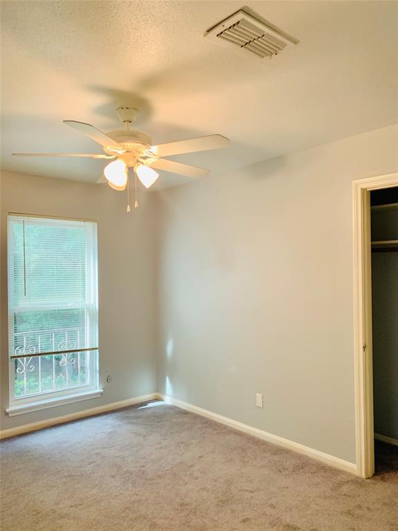 Building Photo - 1611 Mapleton Dr