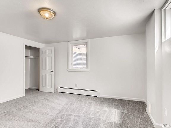 Building Photo - 4300 Umatilla St