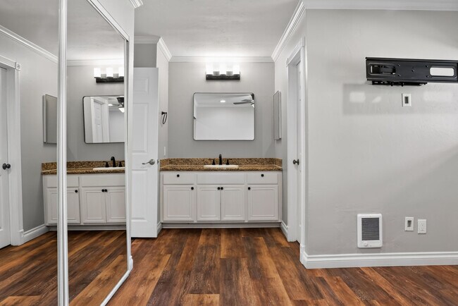 Building Photo - 7988 Mission Center Ct