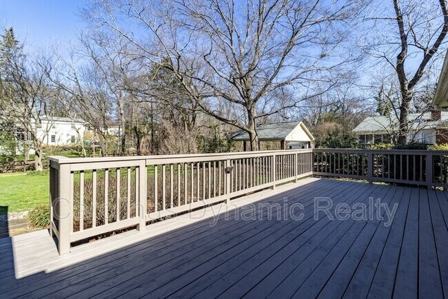 Building Photo - 6618 Castlegate Dr
