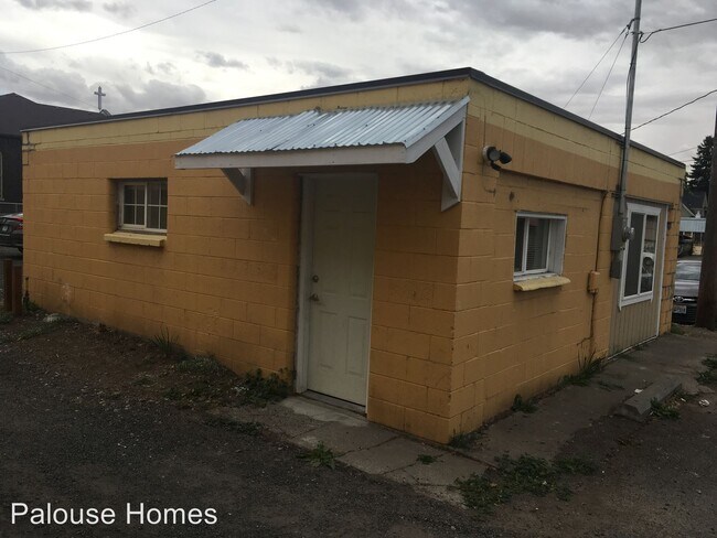 Building Photo - 916 W Augusta Ave