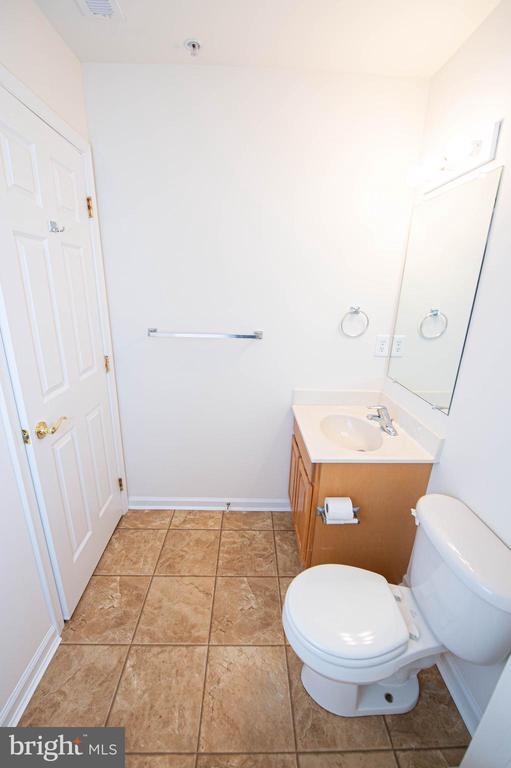 Building Photo - 438 Parkview Ct