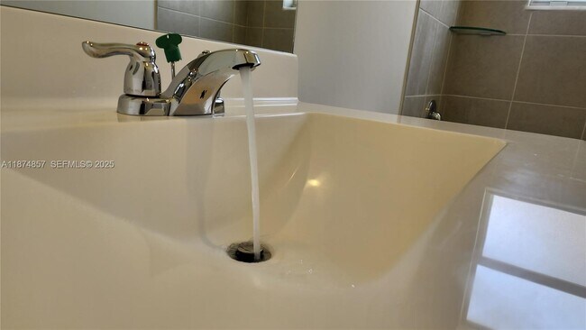 Building Photo - 2965 SE 23rd Ave