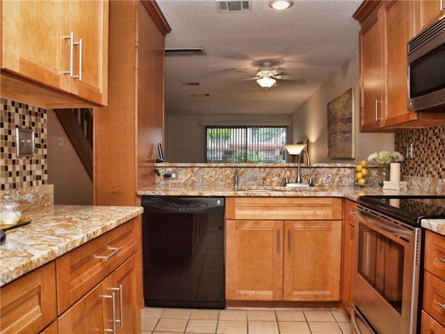 Building Photo - 7122 Wood Hollow Dr