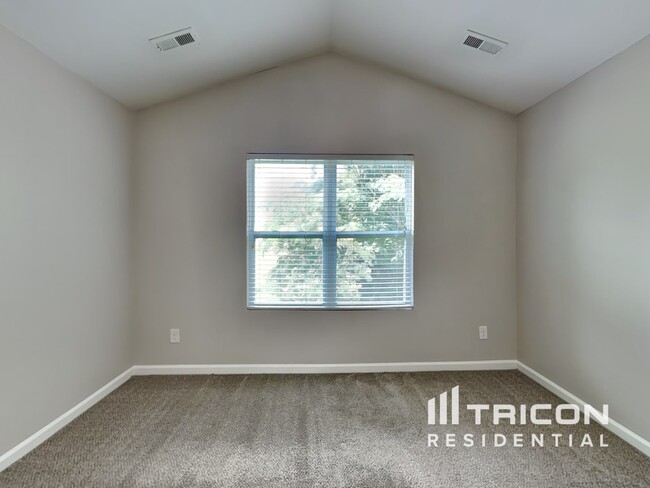 Building Photo - 4932 Magnasco Ln