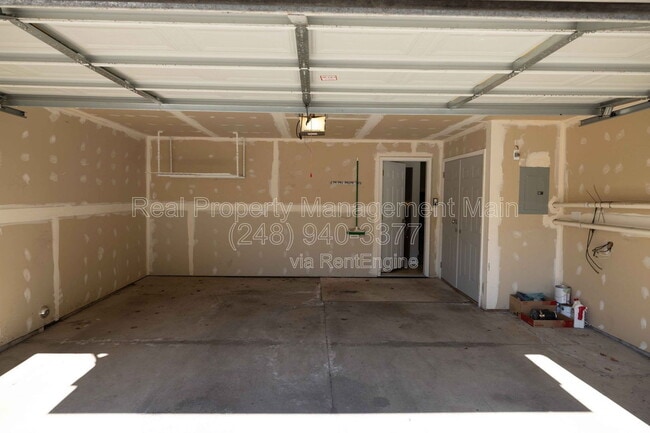 Building Photo - 264 E Palmer St