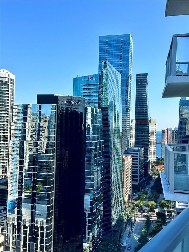 Building Photo - 1060 Brickell Ave