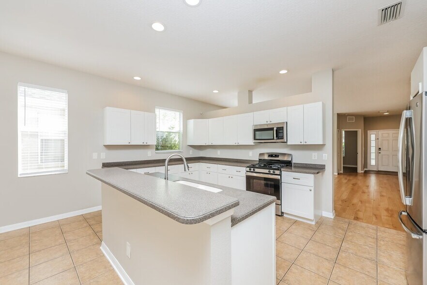 Building Photo - 13043 Terrace Springs Dr