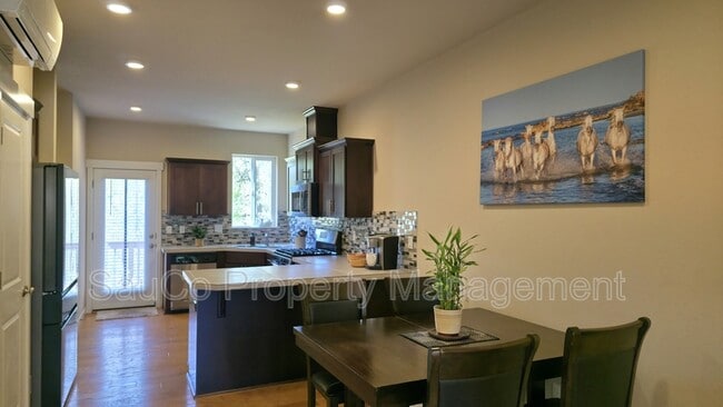 Building Photo - 525 SW 197th Pl