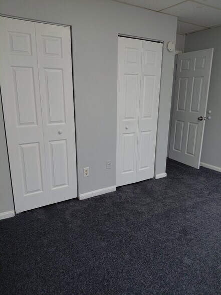 Building Photo - 28 N Kresson St