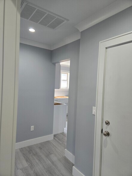 Building Photo - 227 Columbia Ave