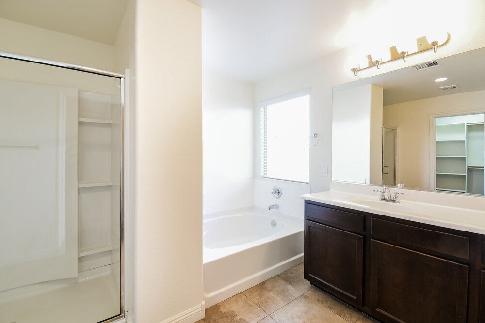 Building Photo - 1951 N 55th Pl