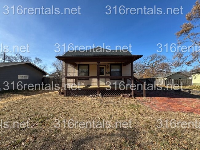 Building Photo - $950 - 3 bed 1 bath - Single Family Home