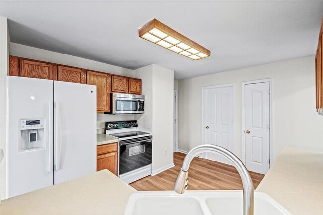 Building Photo - Near VRE and I-95!