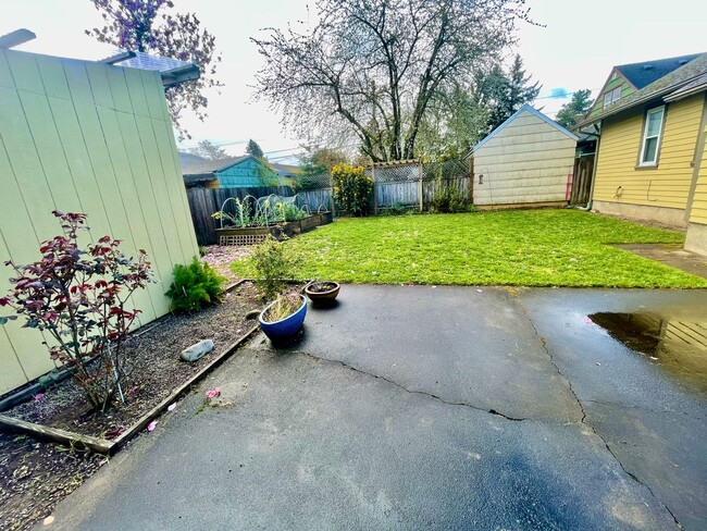 Building Photo - Beautiful 3bd/1bath South Tabor Bungalow w...