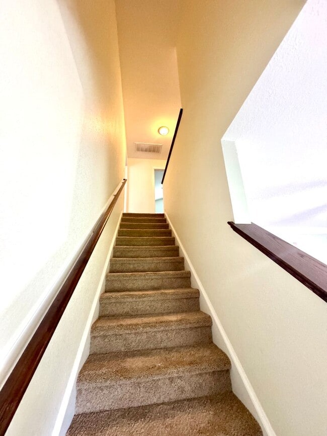 Building Photo - Welcome Home to Comfort and Convenience!
