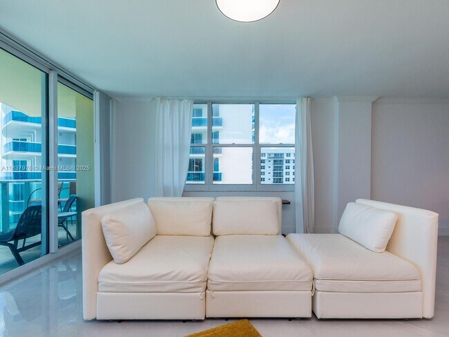 Building Photo - 2501 S Ocean Dr